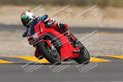 media/Sep-11-2022-SoCal Trackdays (Sun) [[81b7e951af]]/Turn 5 (1110am)/